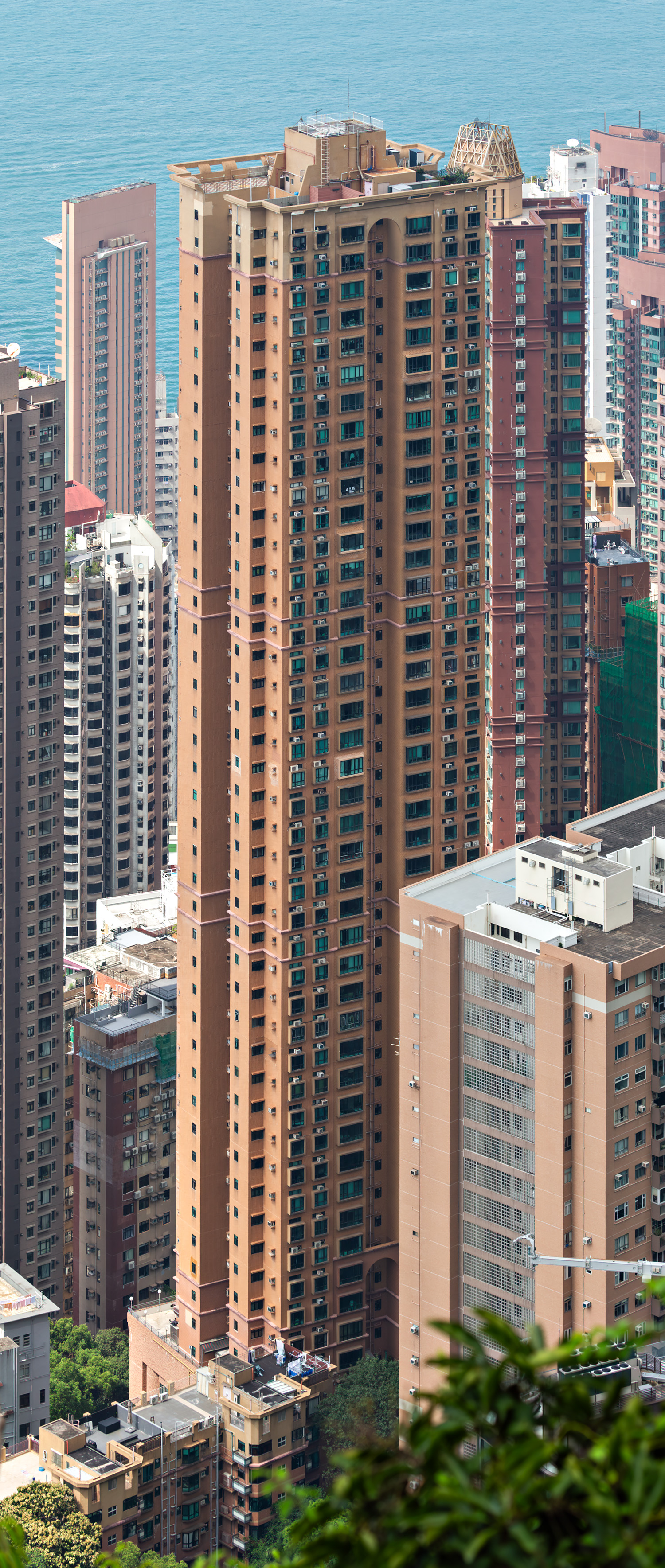 Imperial Court Block C, Hong Kong - View from Lugard Road. © Mathias Beinling